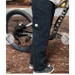 WOMEN'S TWILL UTILITY PANT

with Reinforced Utility Pockets